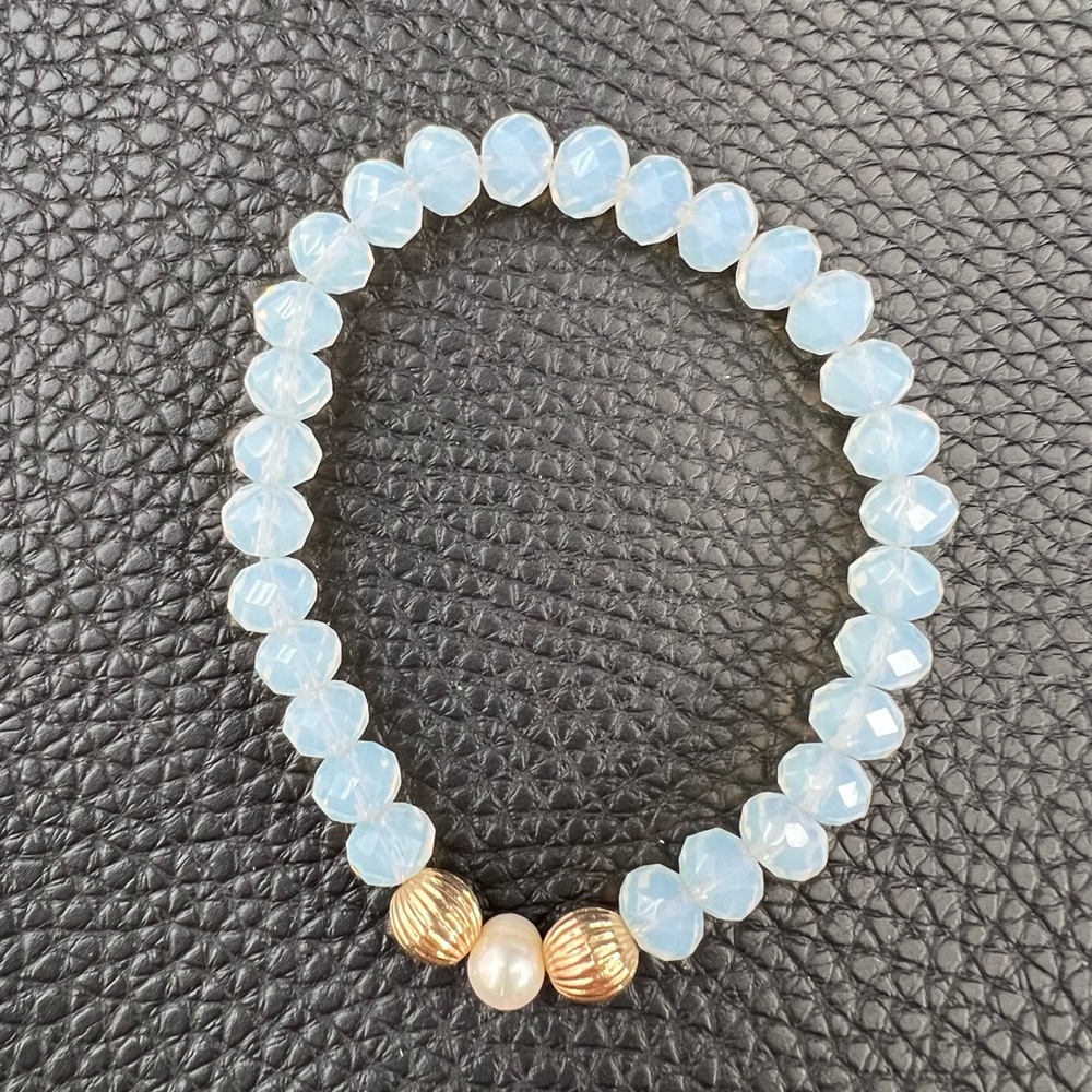Vintage Pearlescent Faceted Glass Gold & Pearl Beaded Stretch Bracelet 7" - Picture 2 of 7